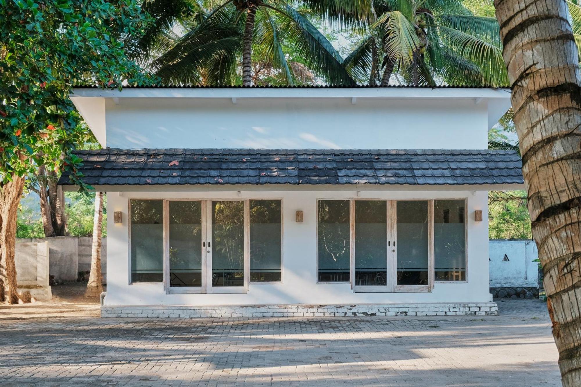 Myamo Beach Lodge Jereweh Exterior foto