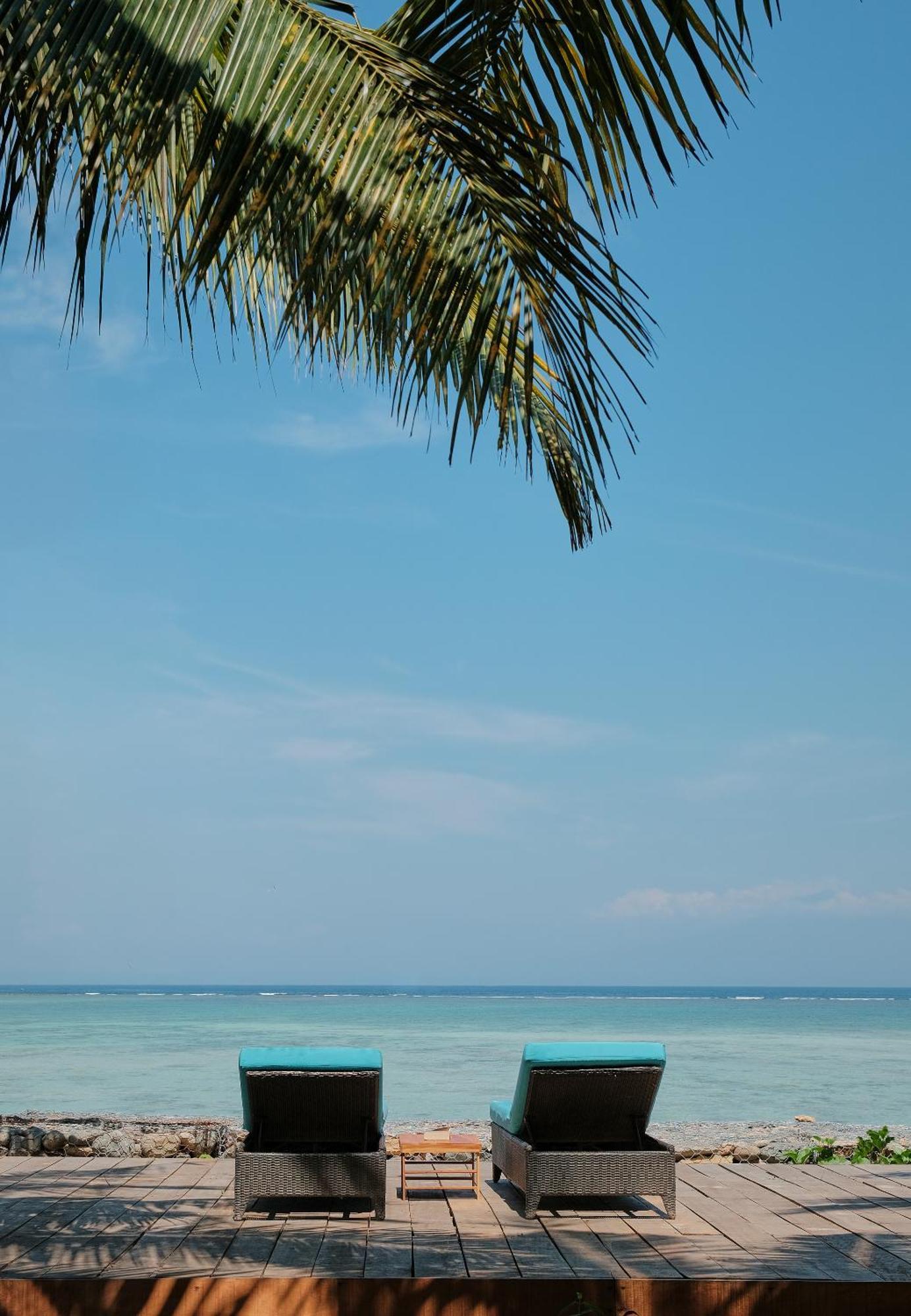 Myamo Beach Lodge Jereweh Exterior foto