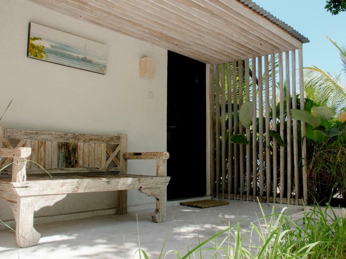 Myamo Beach Lodge Jereweh Exterior foto